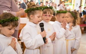 Komunia%28102%29.jpg - Średni (szer. 300px)