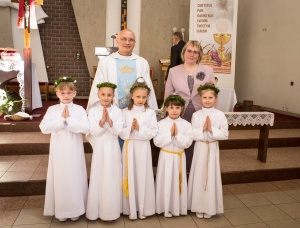 Komunia%28140%29.jpg - Średni (szer. 300px)